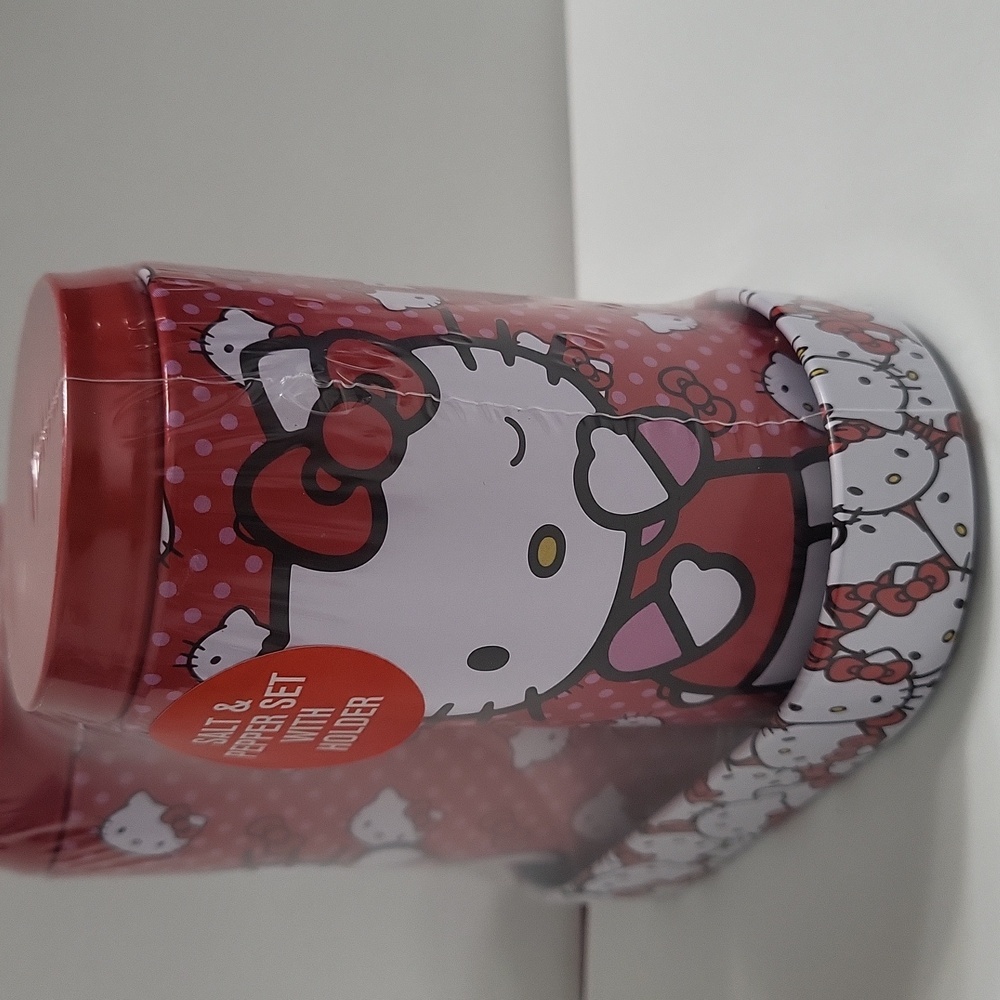 Hello Kitty Tin Salt & Pepper Shaker Set - Picture 2 of 6